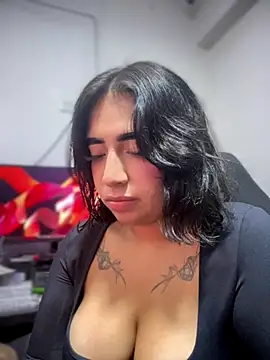 Snapshot of Scarlett-LS chatting on November 3, 1:22 am Scarlett-LS online show from November 3, 1:22 am