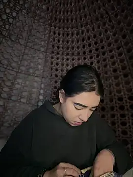 Snapshot of Scarlett-LS chatting on October 24, 4:11 am Scarlett-LS online show from October 24, 4:11 am