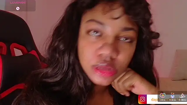 Daphnewalker   online show from February 11, 1:44 pm