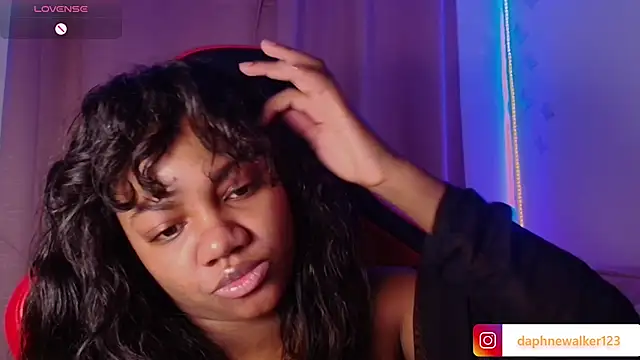 Daphnewalker   online show from February 17, 12:02 pm