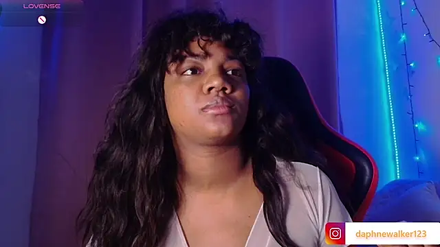 Daphnewalker   online show from January 12, 11:17 am