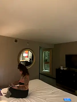 Snapshot of cheffboyrg chatting on October 28, 6:45 am cheffboyrg online show from October 28, 6:45 am