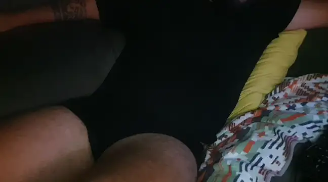 Snapshot of henri69 chatting on February 11, 2:57 am henri69 online show from February 11, 2:57 am