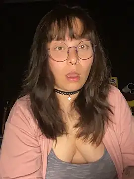 Snapshot of Solo_yoss chatting on October 7, 6:14 am Solo yoss online show from October 7, 6:14 am