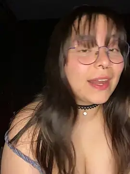 Snapshot of Solo_yoss chatting on November 12, 6:28 am Solo yoss online show from November 12, 6:28 am