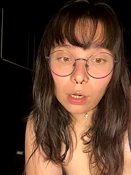 Snapshot of Solo_yoss chatting on September 23, 6:20 am Solo yoss online show from September 23, 6:20 am