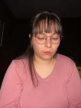 Snapshot of Solo_yoss chatting on November 23, 7:18 am Solo yoss online show from November 23, 7:18 am