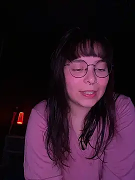 Snapshot of Solo_yoss chatting on November 22, 6:56 am Solo yoss online show from November 22, 6:56 am