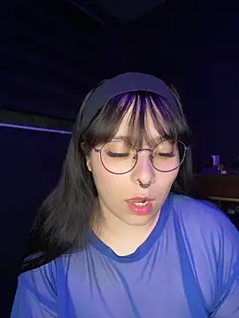 Snapshot of Solo_yoss chatting on June 16, 6:35 am Solo yoss online show from June 16, 6:35 am
