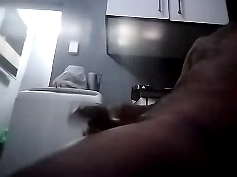 Snapshot of machinery98ron chatting on October 21, 2:11 am machinery98ron online show from October 21, 2:11 am