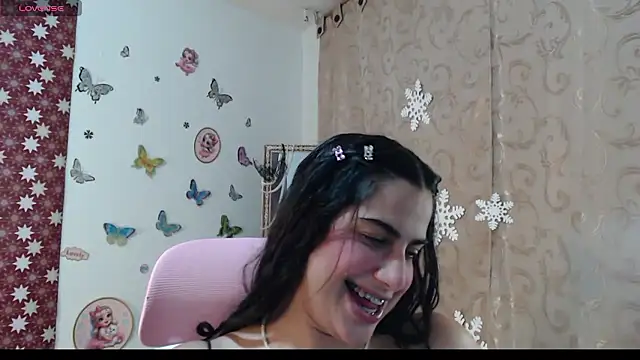 Snapshot of Hanna_latinaa chatting on January 11, 4:19 am Hanna latinaa online show from January 11, 4:19 am
