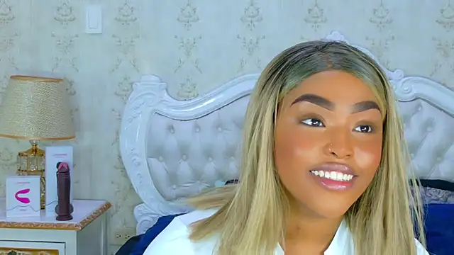 TianahGlow online show from November 24, 8:42 pm