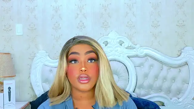 TianahGlow online show from November 22, 9:02 pm