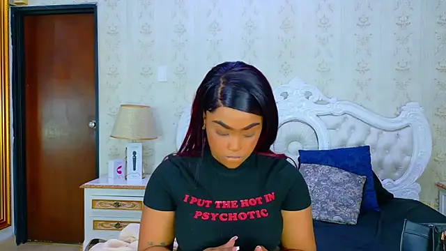 TianahGlow online show from November 19, 8:31 pm