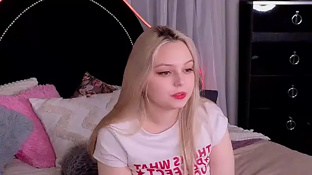 CLAIRE VOGT online show from March 20, 4:53 pm