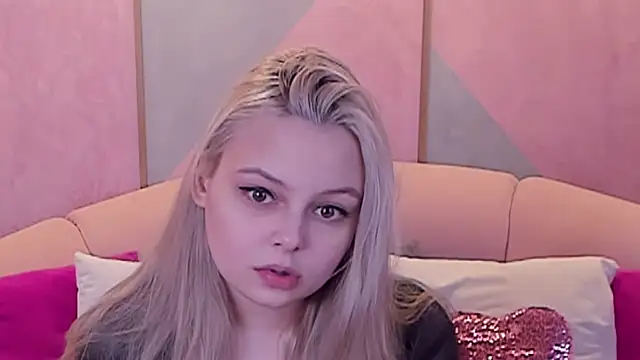 CLAIRE VOGT online show from February 20, 6:06 am