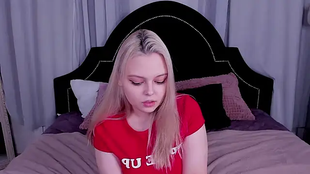 CLAIRE VOGT online show from March 7, 12:23 pm