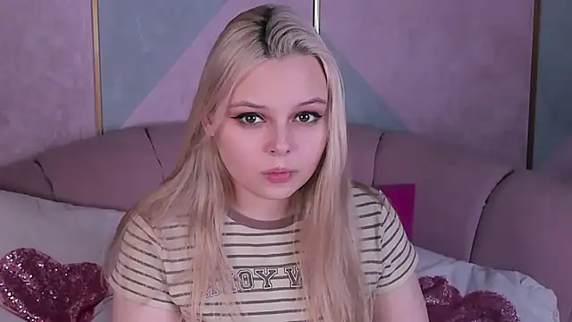 CLAIRE VOGT online show from March 3, 3:32 pm