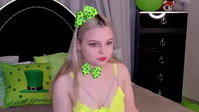 CLAIRE VOGT online show from March 17, 6:07 am