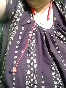 Snapshot of Lizza_boudi chatting on February 26, 1:46 am Lizza boudi online show from February 26, 1:46 am