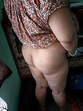 Snapshot of Lizza_boudi chatting on October 30, 4:22 am Lizza boudi online show from October 30, 4:22 am