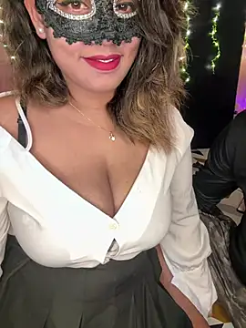 WifyHubby 38 online show from March 22, 6:47 pm