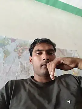 Snapshot of ccuteboyyyy chatting on June 24, 6:01 am ccuteboyyyy online show from June 24, 6:01 am