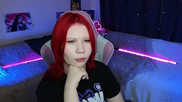 Snapshot of Little_kitsune1707 chatting on February 25, 4:14 am Little kitsune1707 online show from February 25, 4:14 am