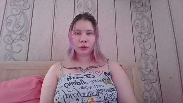 Snapshot of Little_kitsune1707 chatting on October 2, 7:23 am Little kitsune1707 online show from October 2, 7:23 am