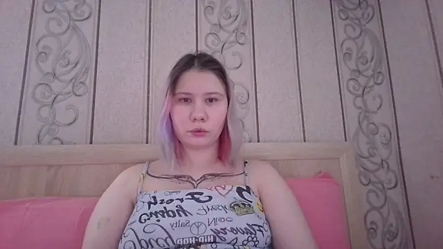 Snapshot of Little_kitsune1707 chatting on October 1, 8:52 am Little kitsune1707 online show from October 1, 8:52 am