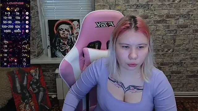 Little kitsune1707 online show from November 23, 7:18 am