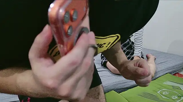 Snapshot of YARASERO-kun chatting on November 22, 3:22 pm YARASERO-kun online show from November 22, 3:22 pm