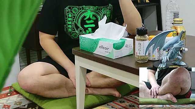 Snapshot of YARASERO-kun chatting on February 14, 10:26 am YARASERO-kun online show from February 14, 10:26 am