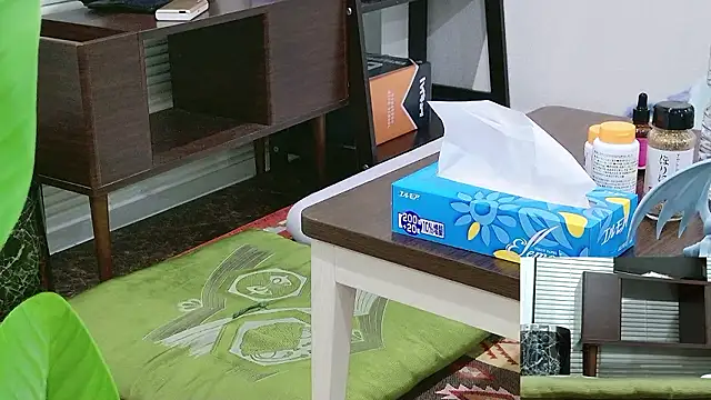 Snapshot of YARASERO-kun chatting on December 16, 8:18 am YARASERO-kun online show from December 16, 8:18 am