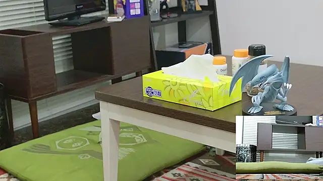 Snapshot of YARASERO-kun chatting on January 11, 10:33 am YARASERO-kun online show from January 11, 10:33 am