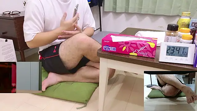 Snapshot of YARASERO-kun chatting on September 18, 2:42 pm YARASERO-kun online show from September 18, 2:42 pm