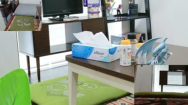 Snapshot of YARASERO-kun chatting on February 10, 3:16 am YARASERO-kun online show from February 10, 3:16 am