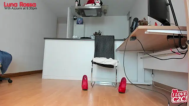 LunaRossaCam online show from February 9, 7:01 pm