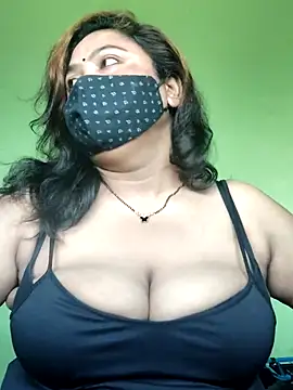 Snapshot of rani130 chatting on October 28, 1:17 am rani130 online show from October 28, 1:17 am