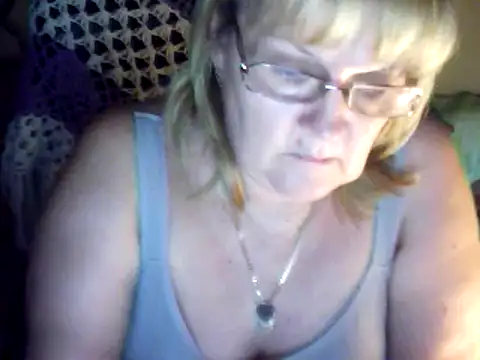 Snapshot of Violet5364 chatting on March 13, 7:50 pm Violet5364 online show from March 13, 7:50 pm