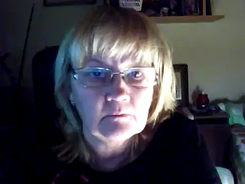 Snapshot of Violet5364 chatting on February 27, 7:47 pm Violet5364 online show from February 27, 7:47 pm