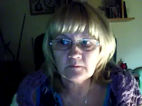 Snapshot of Violet5364 chatting on March 3, 4:36 pm Violet5364 online show from March 3, 4:36 pm