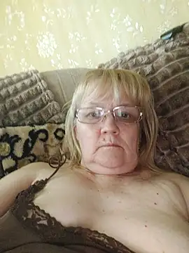 Violet5364 online show from June 19, 3:51 pm