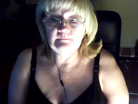 Snapshot of Violet5364 chatting on November 8, 7:50 pm Violet5364 online show from November 8, 7:50 pm