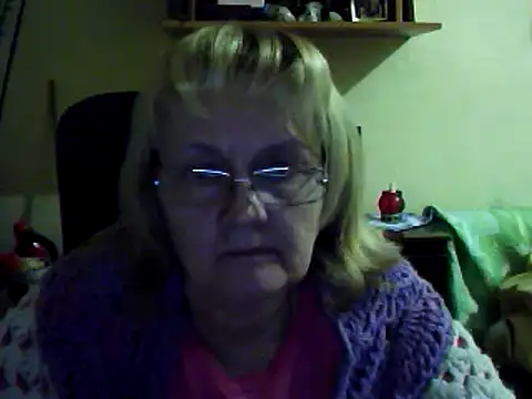 Snapshot of Violet5364 chatting on February 15, 5:50 pm Violet5364 online show from February 15, 5:50 pm