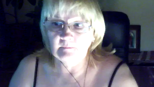 Snapshot of Violet5364 chatting on November 12, 9:07 pm Violet5364 online show from November 12, 9:07 pm
