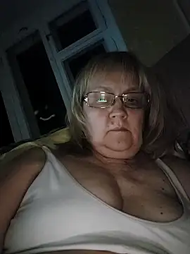 Violet5364 online show from March 31, 8:33 pm