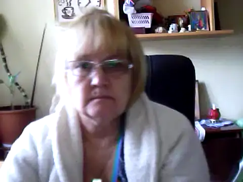 Snapshot of Violet5364 chatting on March 3, 1:01 pm Violet5364 online show from March 3, 1:01 pm