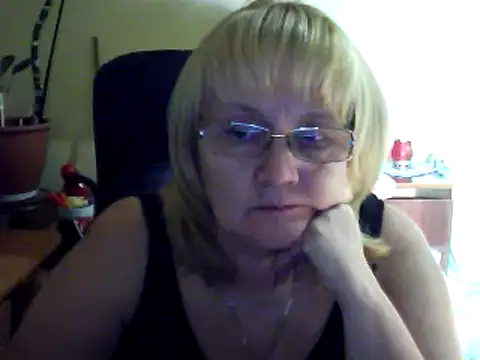 Snapshot of Violet5364 chatting on February 14, 9:10 pm Violet5364 online show from February 14, 9:10 pm