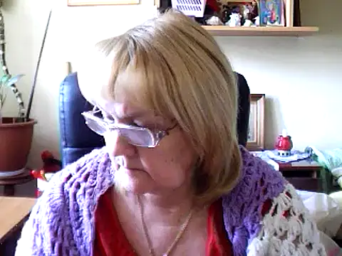 Snapshot of Violet5364 chatting on February 17, 1:44 pm Violet5364 online show from February 17, 1:44 pm